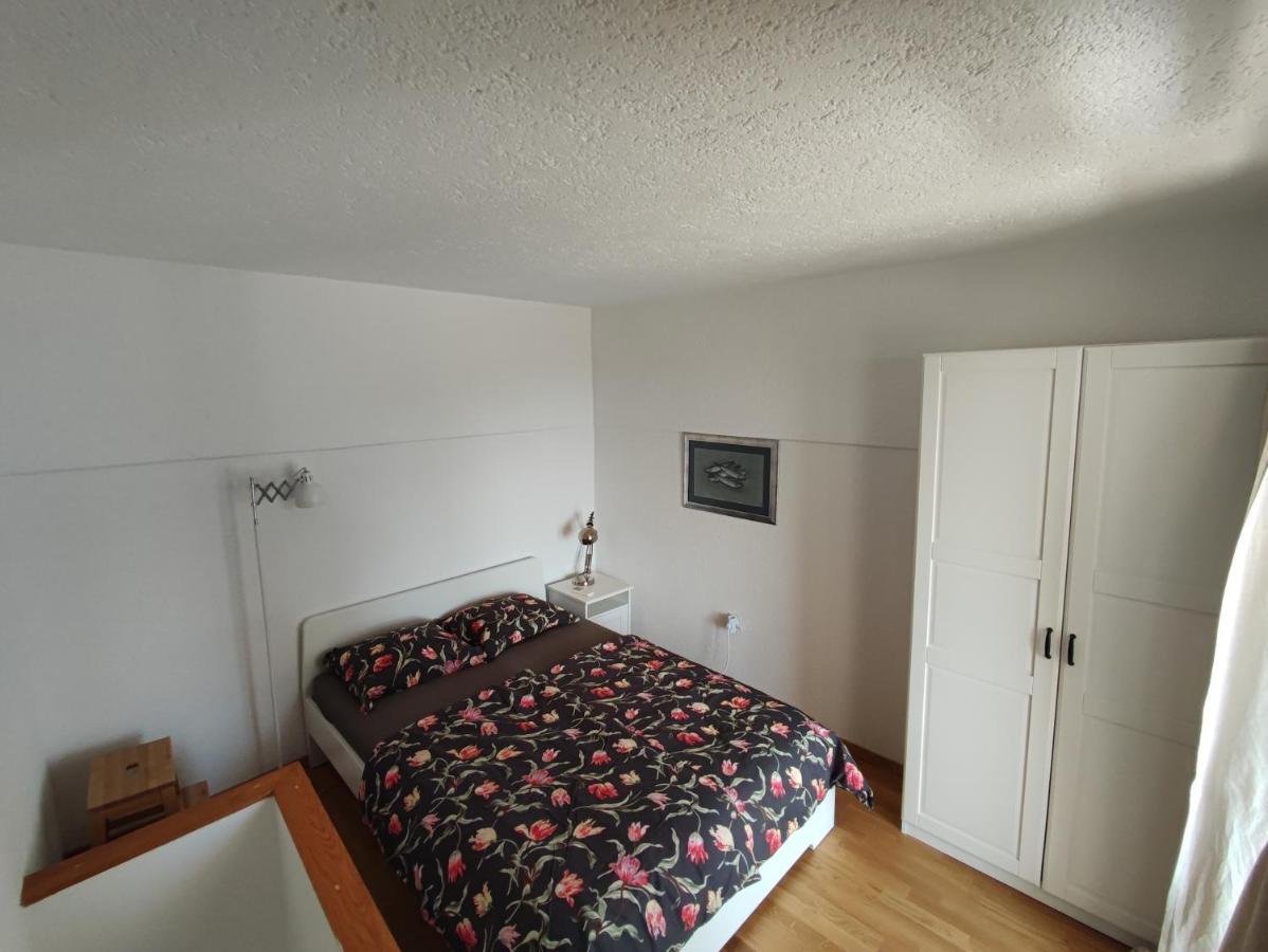 Sweet House And Apartment Ровин Екстериор снимка